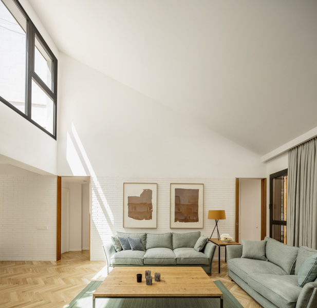 Iluminación estratégica en reformas: cómo combinar luz natural y luz artificial