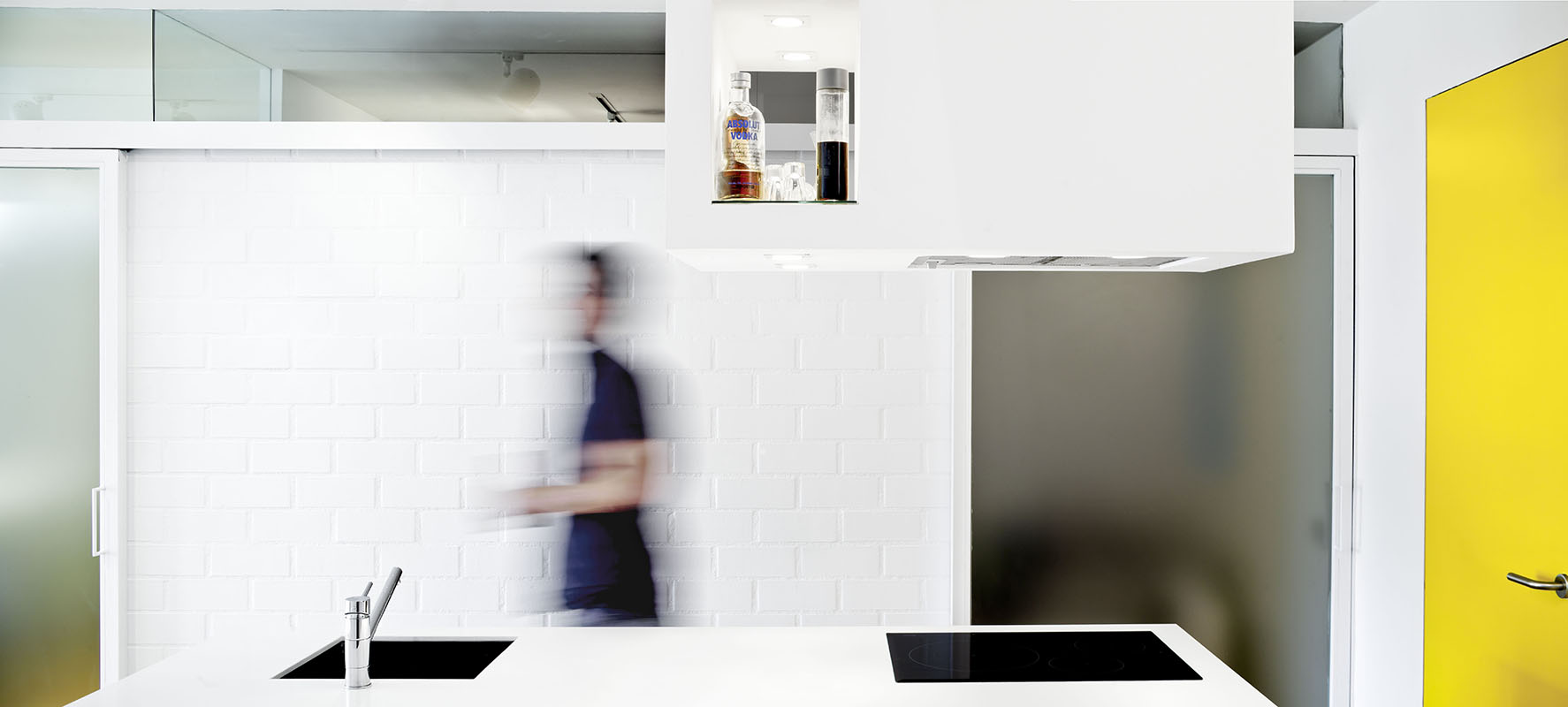 Vista frontal de la cocina